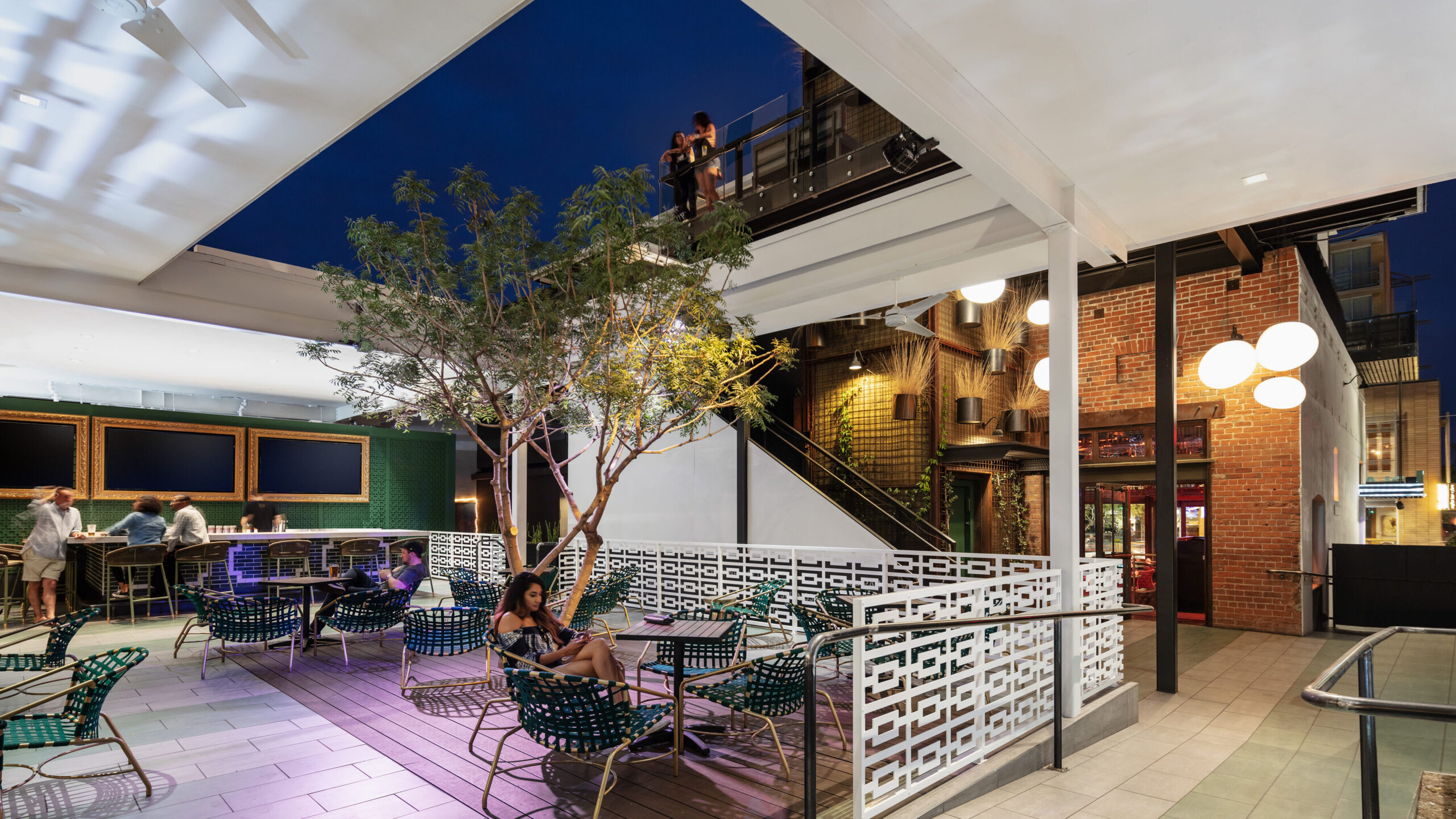 Playground Bar & Lounge